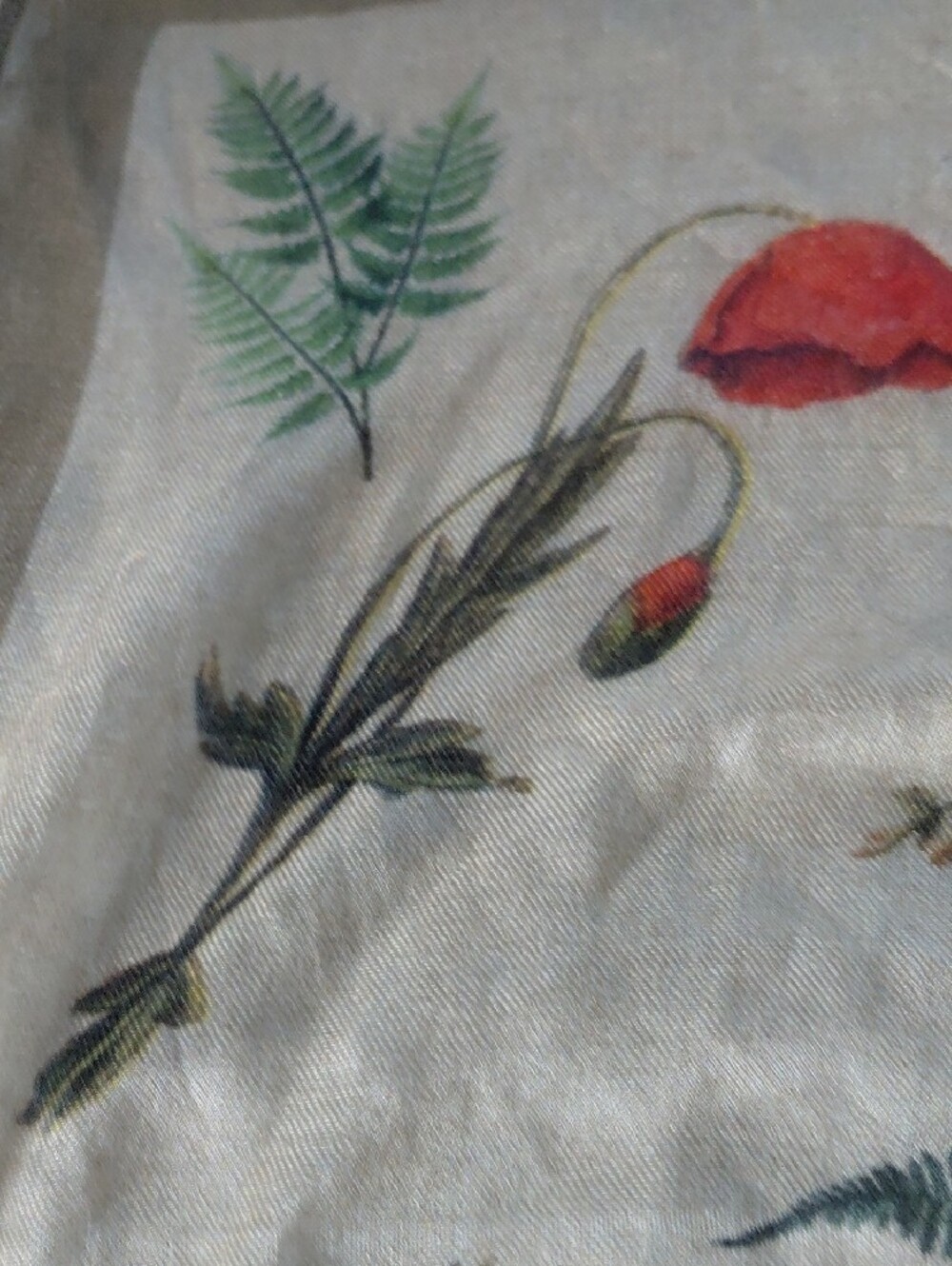 Duluth Trading Co Botanical Soft Scarf with Green and Cream Accents 28"x28" - Picture 3 of 9